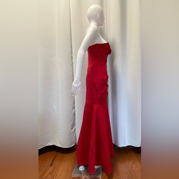 Nina Ferre Women’s Evening Gown - Picture 3 of 14